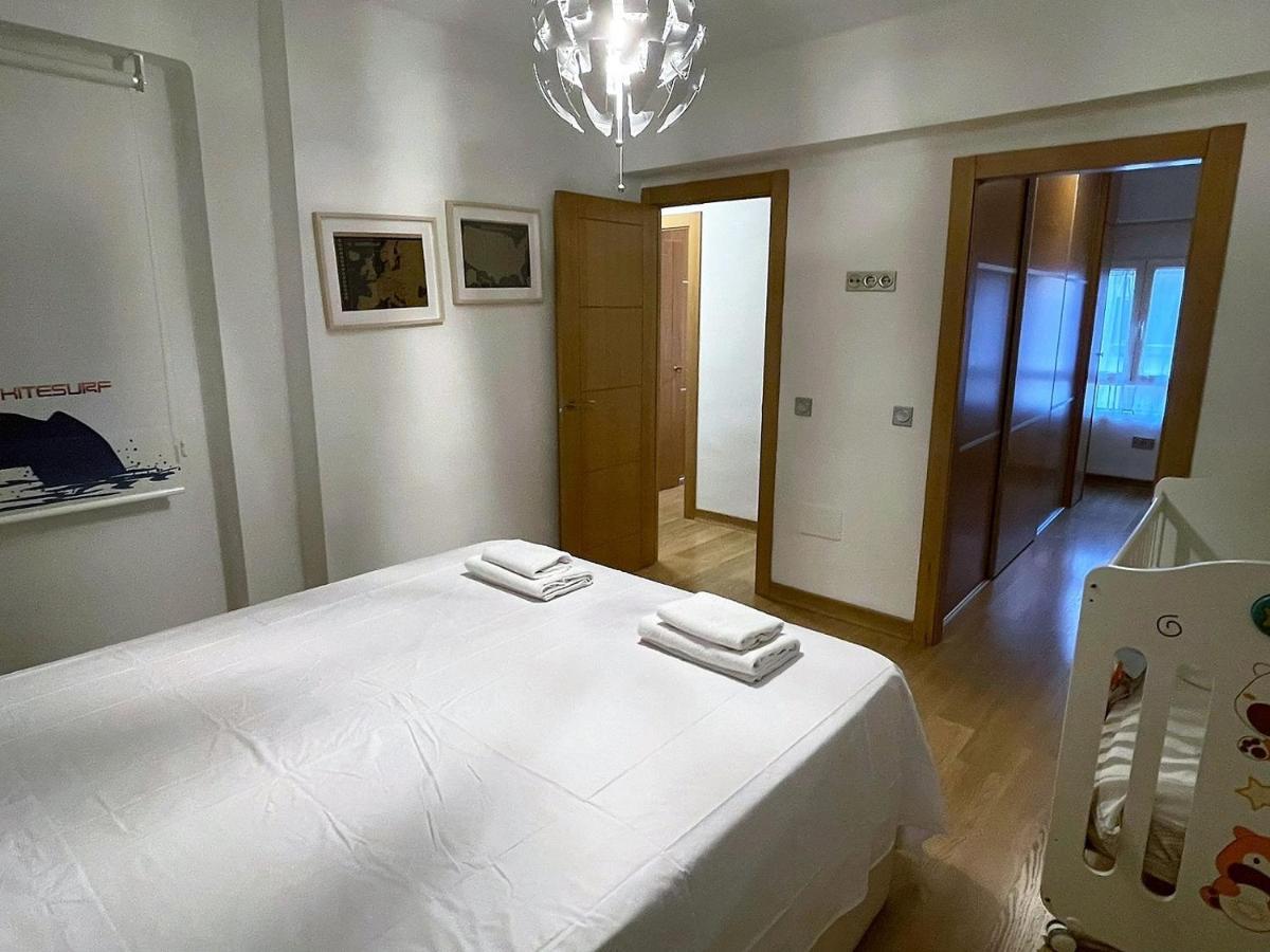 River Roses Malaga Bagian luar foto